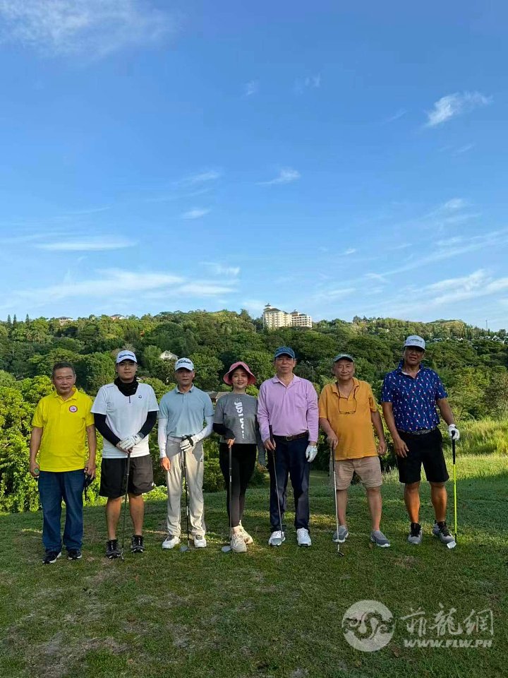 1.在Canyon Woods Golf Course 高尔夫球场留影。20260524.jpg