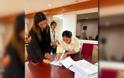 被污蔑收巨额现金包裹！菲众议员起诉律师及另外18人