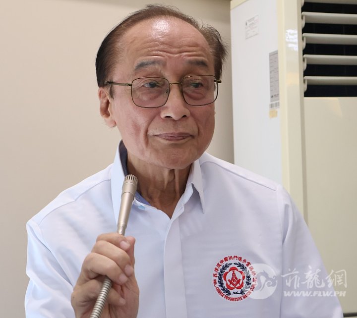 3.施正新介绍本总部出席的领导。.JPG