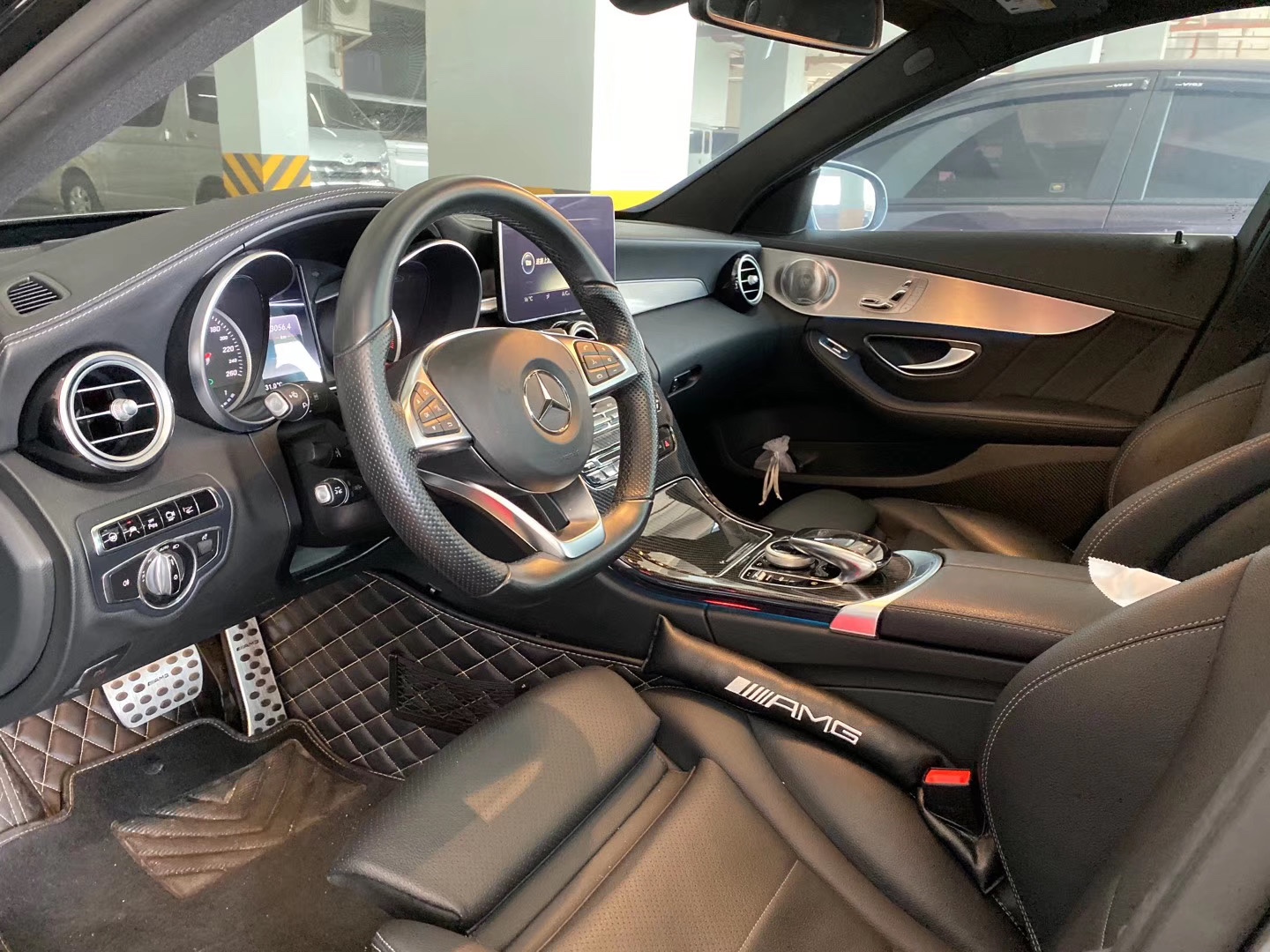 自由奔驰c250,一万公里车良好,250m急出要的联系电话09456744524飞机