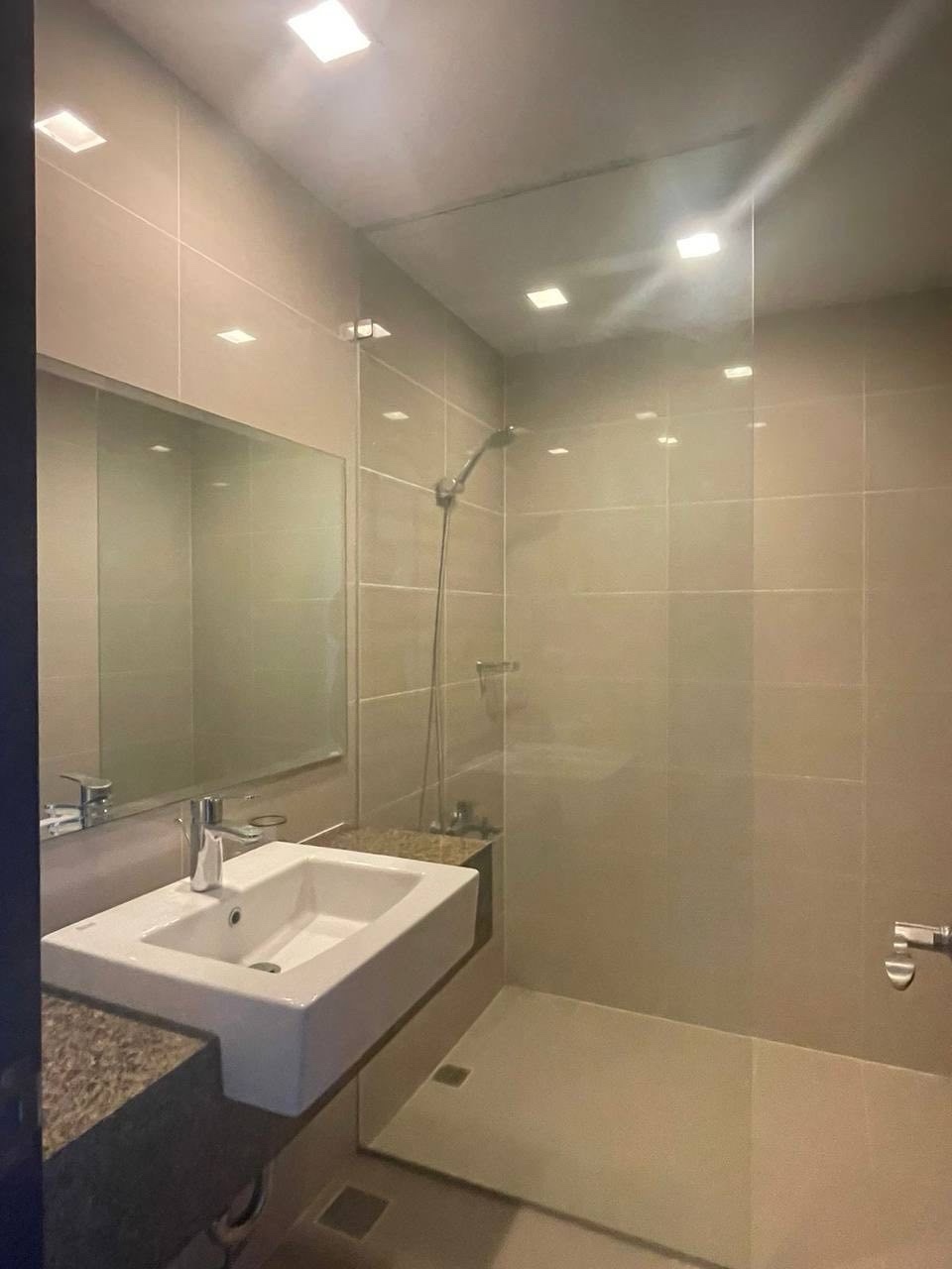 BGC One Uptown Residence 精装两房出售｜高层景观单位 | 校区附近